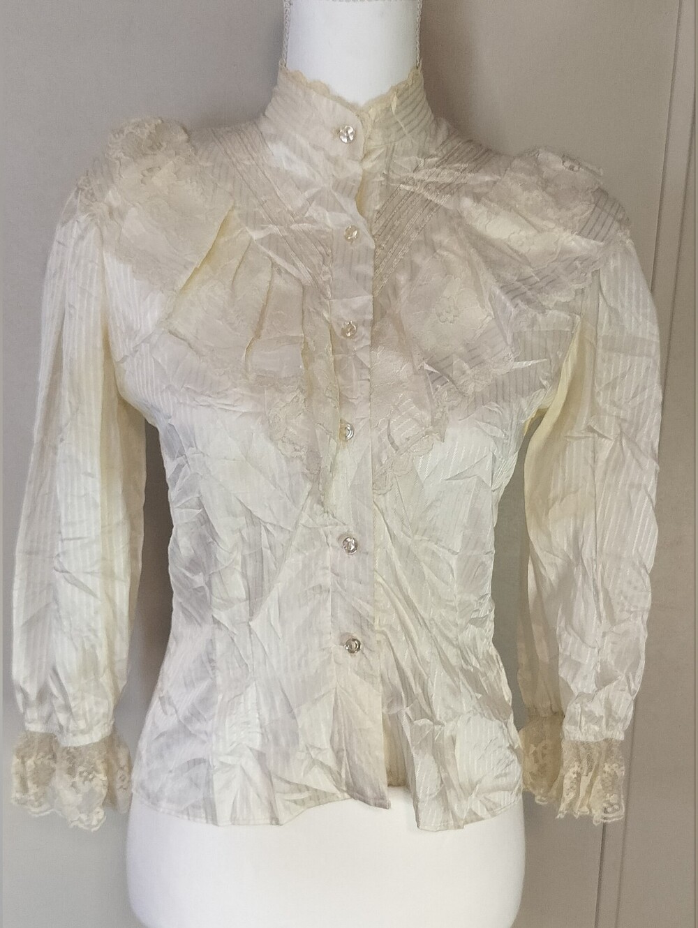 Women's Ivory Ruffle Lace Button-Down Blouse
